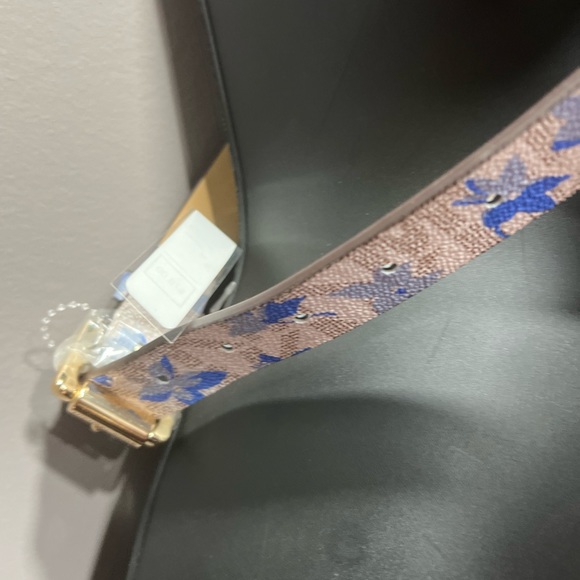 𐙚⋆˚✿˖° Michel Kors Butterfly Funny Belt Bag 𐙚⋆˚✿˖° - Picture 3 of 6